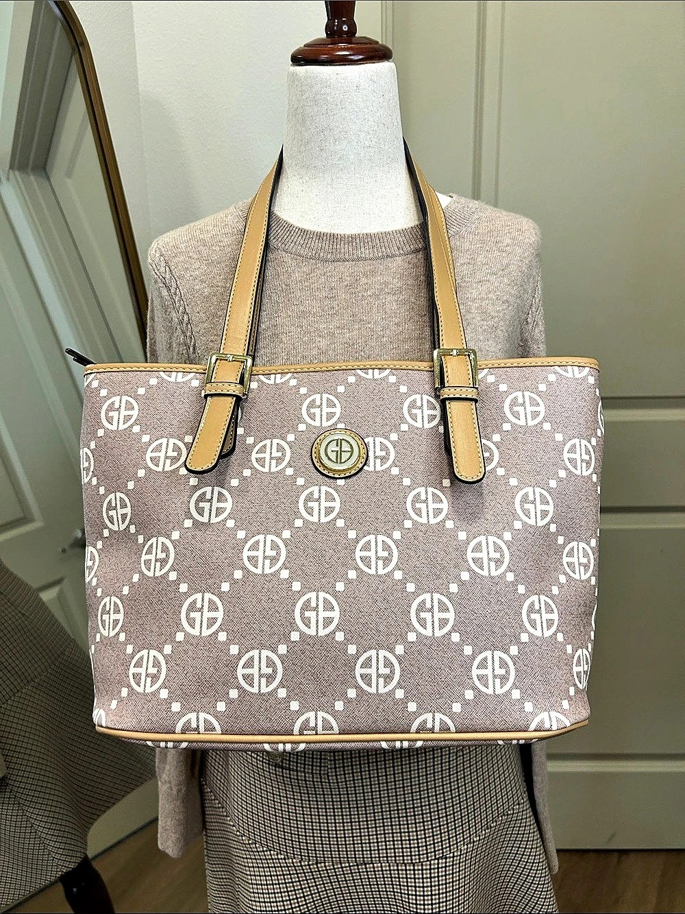 ✨ STUNNING Giani Bernini Monogram Signature Tote – New Without Tags (NWOT) ✨